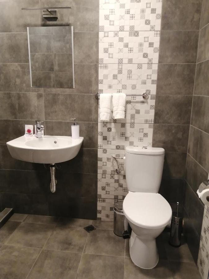 La Piazza Hotel Sjumen Eksteriør bilde