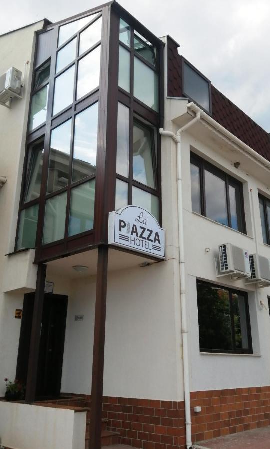 La Piazza Hotel Sjumen Eksteriør bilde