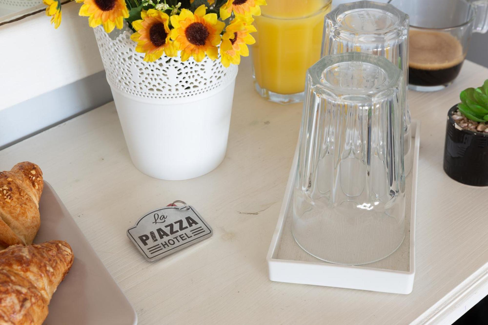 La Piazza Hotel Sjumen Eksteriør bilde